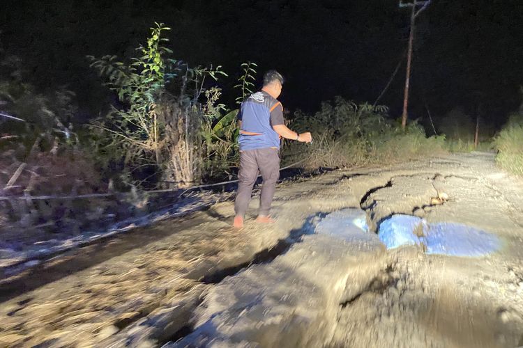 Menembus Jalan Flores, Menyalurkan Bantuan ke Warga Terdampak Gempa di Nagekeo