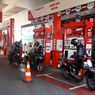 Ini Alasan Saat Isi BBM Pengendara Harus Turun dari Motor