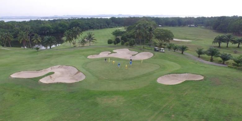 Tering Bay Golf & Country Club di Batam, Provinsi Kepulauan Riau. 