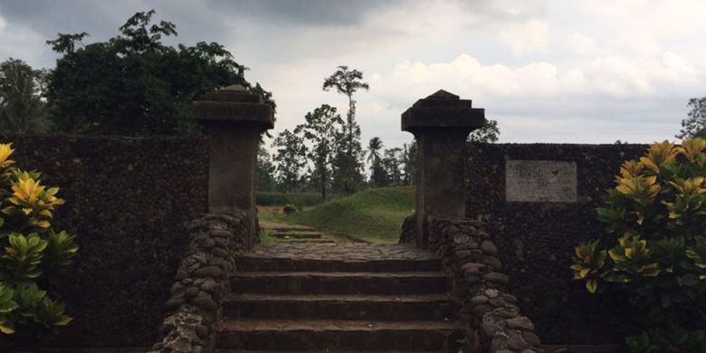 Taman Purbakala Pugung Raharjo di Lampung.