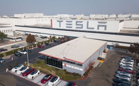 Tesla Delegations to Discuss Investment in Indonesia’s Electric Vehicle Industry Next Year