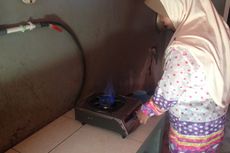 Gas di Dapur Taslimah Berasal dari Kotoran 13 Sapi di Belakang Rumahnya