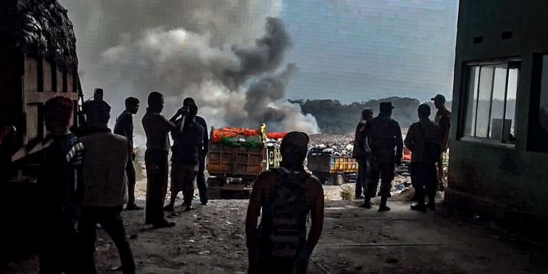 Kebakaran yang melanda gunungan sampah di TPA Sarimukti, Kecamatan Cipatat, Kabupaten Bandung Barat (KBB), Jawa Barat belum juga padam, Senin (21/8/2023).