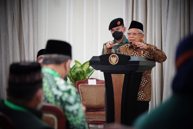 Wakil Presiden Ma'ruf Amin memberikan sambutan saat membuka Muktamar Al Ittihadiyah XX di Istana Wakil Presiden, Jakarta, Rabu (14/9/2022).