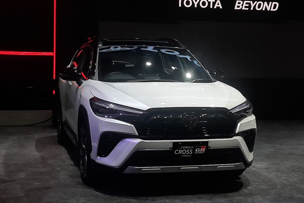 Corolla Cross GR Sport Hybrid resmi diluncurkan di IIMS 2023, Kamis (16/2/2023)