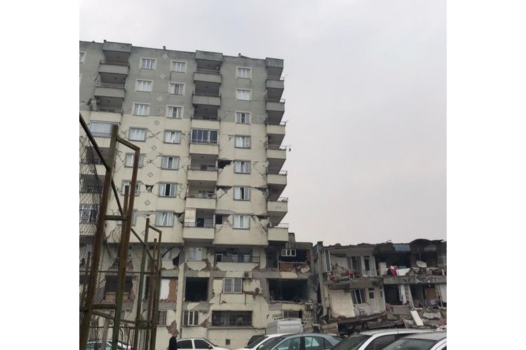 Apartemen mahasiswa Indonesia di Turki yang hancur