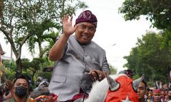 Peringati HUT Ke-127 Kota Negara, Bupati Jembrana Ikuti Pawai Budaya Jagat Kerthi