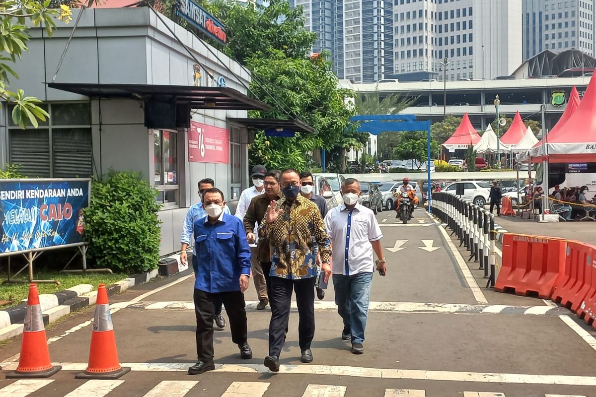 Sekretaris Jenderal Partai Amanat Nasional (PAN) Eddy Soeparno dan sejumlah tokoh PAN mendatangi Gedung Sentra Pelayanan Kepolisian Terpadu (SPKT) Polda Metro Jaya, Senin (25/4/2022).