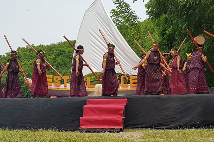 Festival Bale Nagi di Pantai Oa, Kecamatan Wulanggitang, Kabupaten Flores Timur, Nusa Tenggara Timur, Sabtu (6/4/2019).