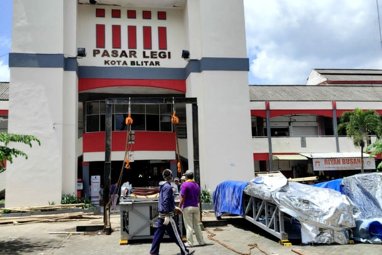 Pasar tradisional Pasar Legi, Kota Blitar, Selasa (11/1/2022)