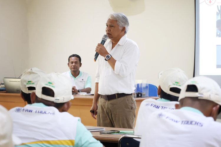 Bimbingan Teknis (Bimtek) dan Kompetisi Pengemudi Perusahaan Angkutan Barang Umum (Safety and Defensive Driving).