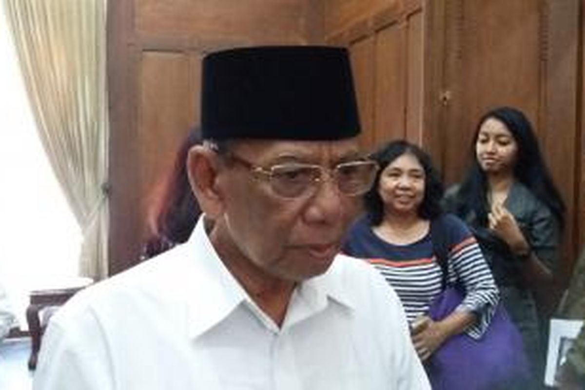 Anggota Dewan Pertimbangan Presiden Hasyim Muzadi, saat ditemui di Kementerian Luar Negeri RI, Jakarta Pusat, Rabu (18/11/2015).