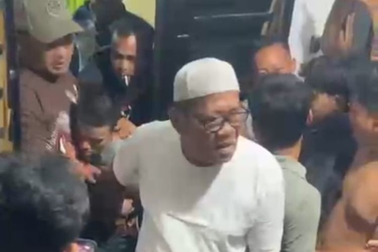Ketahuan CCTV Saat Diduga Hendak Bobol Rumah di Merangin, Dua Pemuda Diamuk Massa
