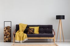 5 Warna yang Cocok Dikombinasikan dengan Sofa Hitam