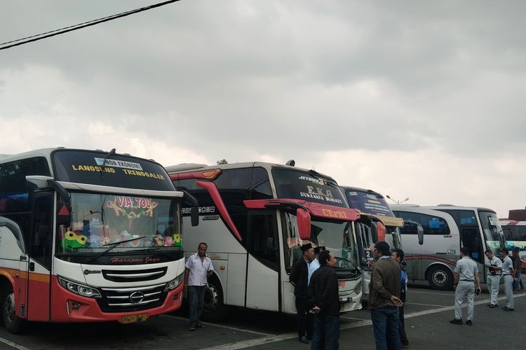 Terminal Cicaheum, Bandung.