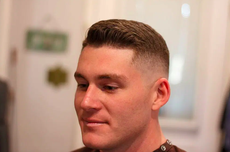 Tak Cuma Cepak, Ini 8 Variasi Gaya Rambut Pria Military Haircut
