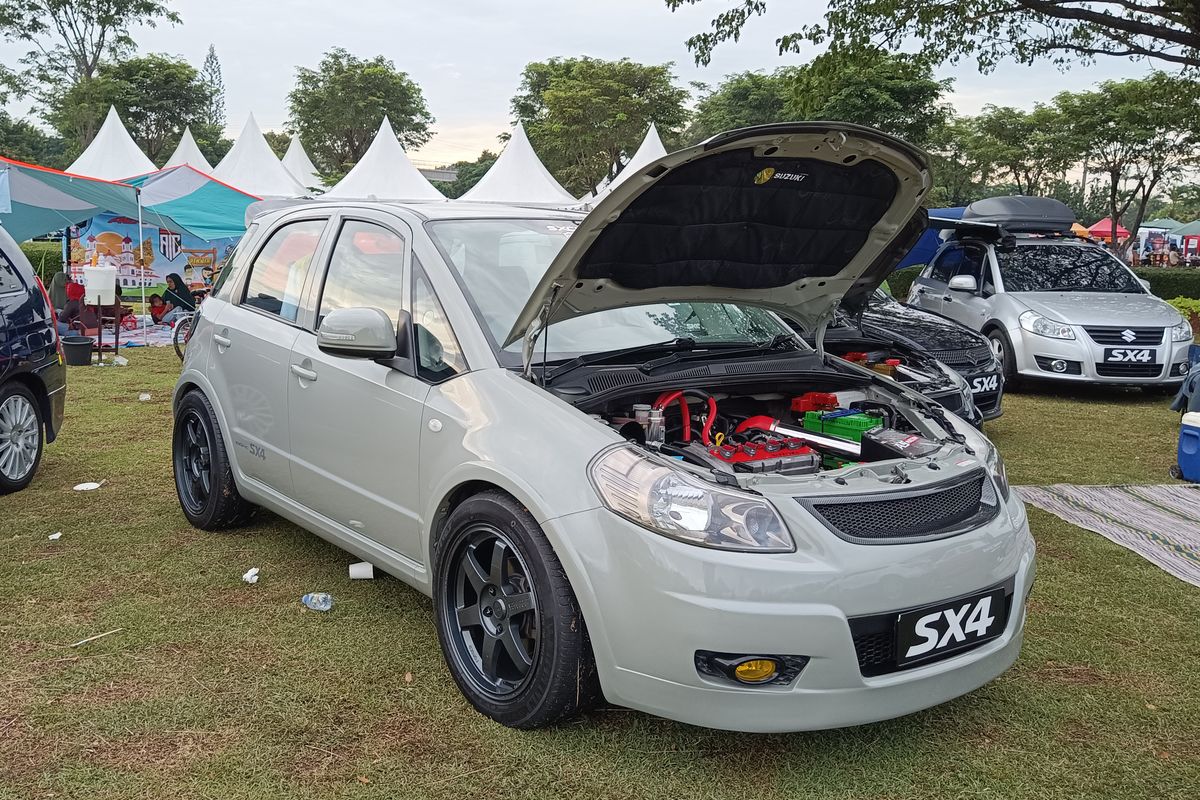 Modifikasi Suzuki SX4 bergaya elegan milik Raden