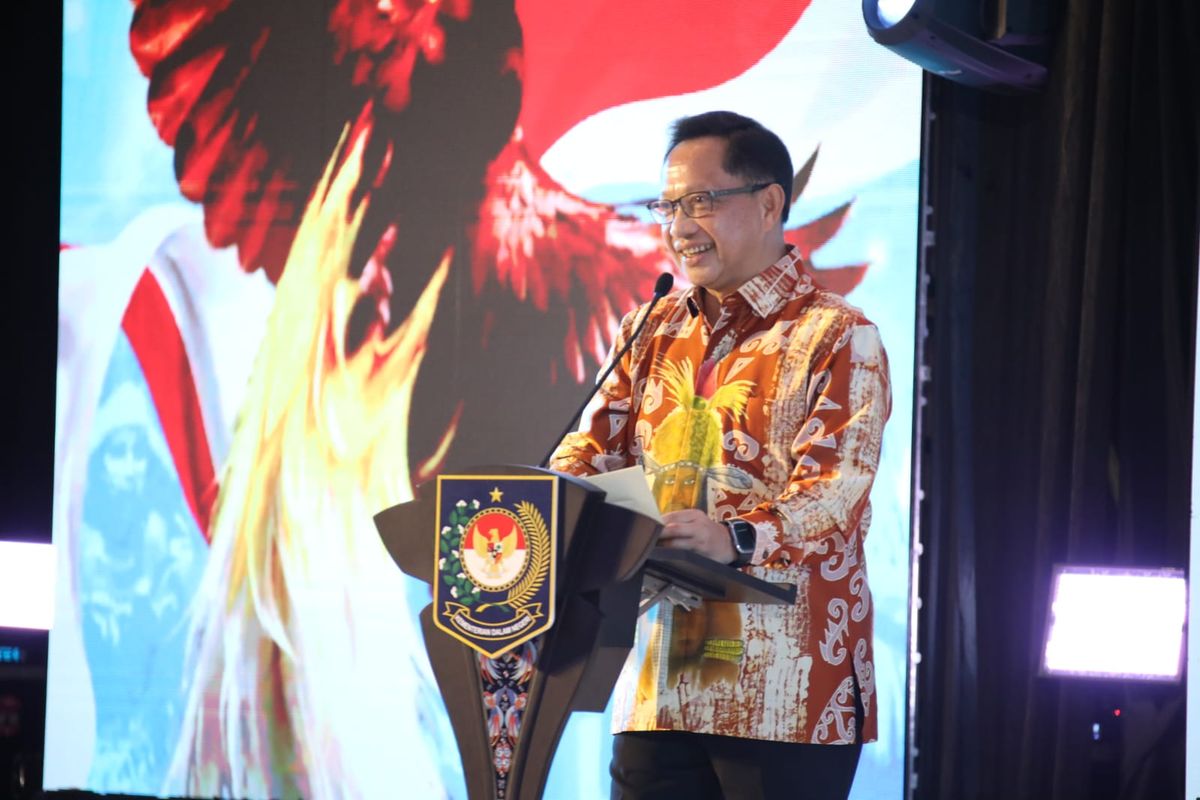 Menteri Dalam Negeri (Mendagri) Muhammad Tito Karnavian dalam Pemberian Penghargaan Pemerintah Daerah (Pemda) Berprestasi Regional Papua Tahun 2026 di Hotel Suni Abepura, Kota Jayapura, Papua, Senin (22/6/2026) malam.