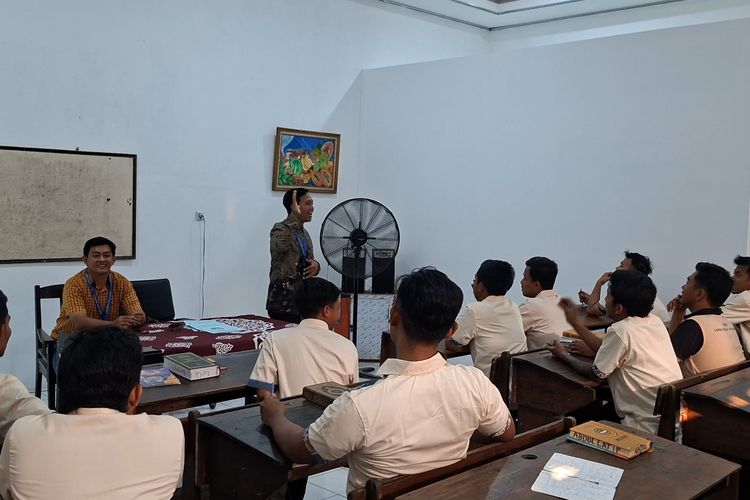 Di Balik Jeruji, 22 WBP Lapas Surabaya Kembali Menuntut Ilmu
