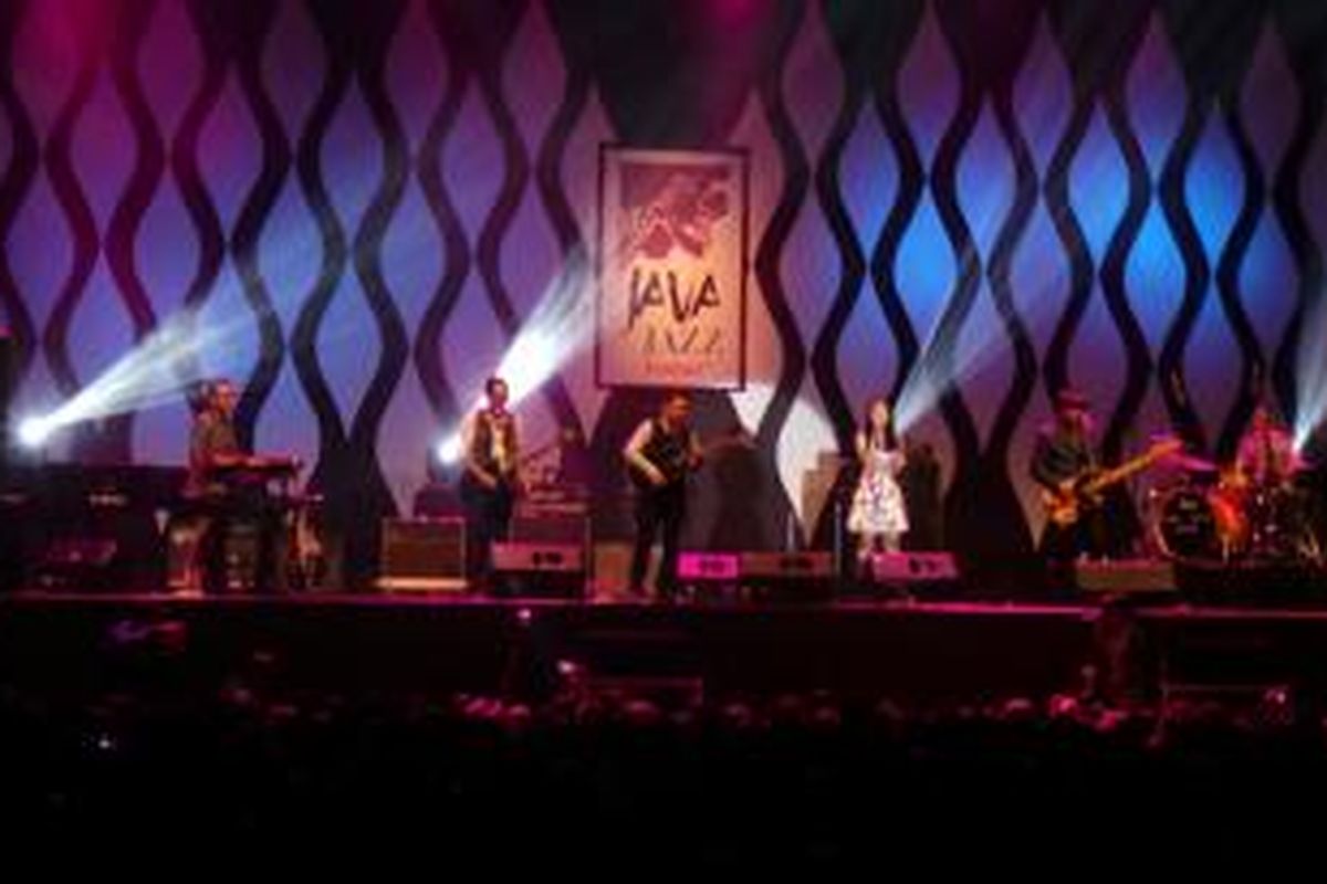 Band Mocca tampil dalam Jakarta International Java Jazz Festival, di B1 MLD Spot Hall, Jakarta International Expo (JIExpo), Sabtu (7/3/2015) malam.