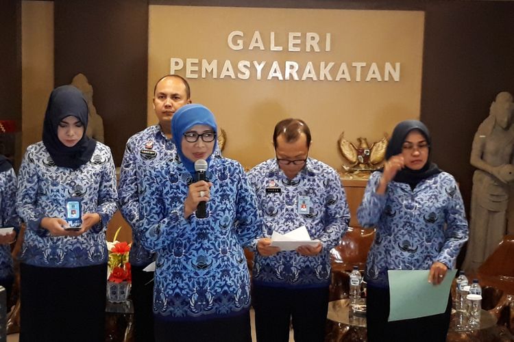 Direktur Jenderal Pemasyarakatan Sri Puguh Budi Utami dalam jumpa pers di Gedung Ditjen Pemasyarakatan Jakarta, Senin (1/10/2018).
