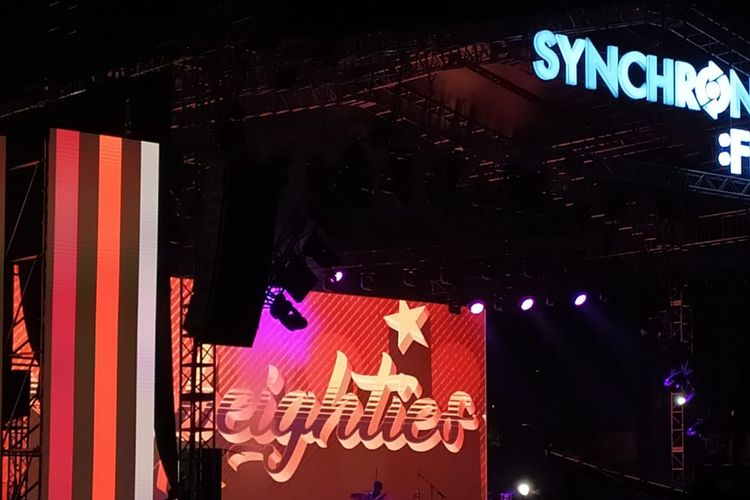 Clubeighties tampil di Synchronize Fest 2019 di Gambir Expo, Kemayoran, Jakarta Pusat, Minggu (6/10/2019).