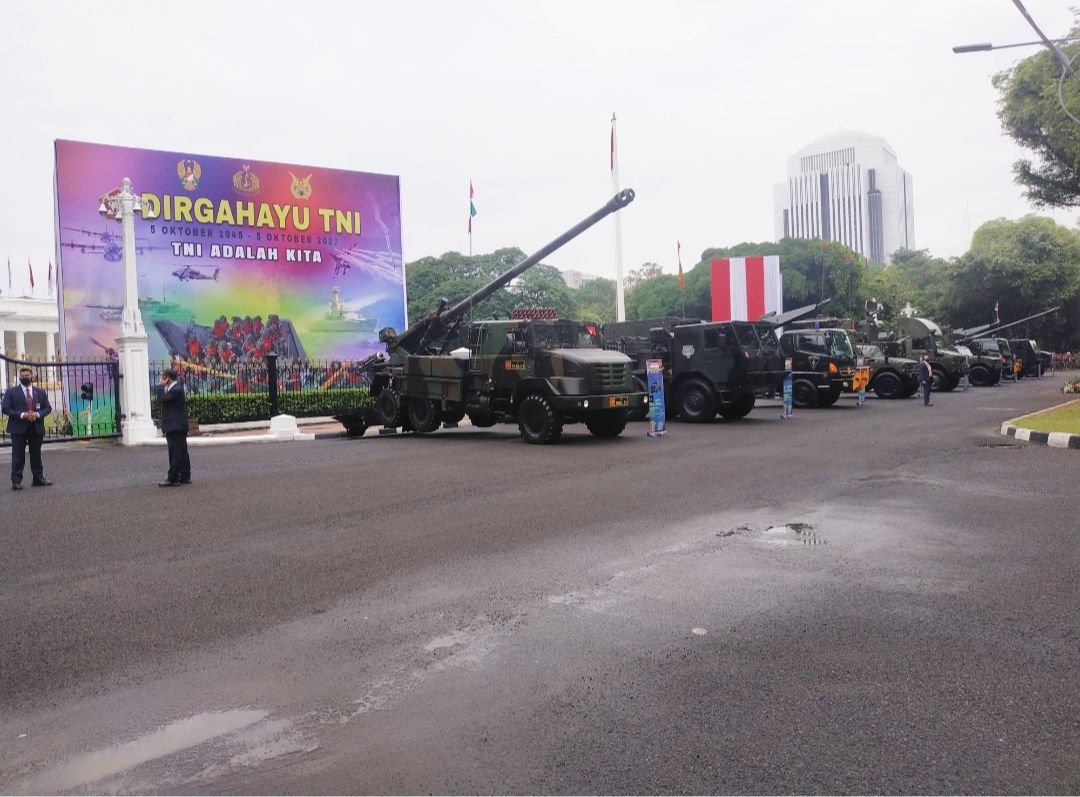 HUT Ke-77 TNI, Sejumlah Alutsista Tembak Dipamerkan di Depan Istana Merdeka