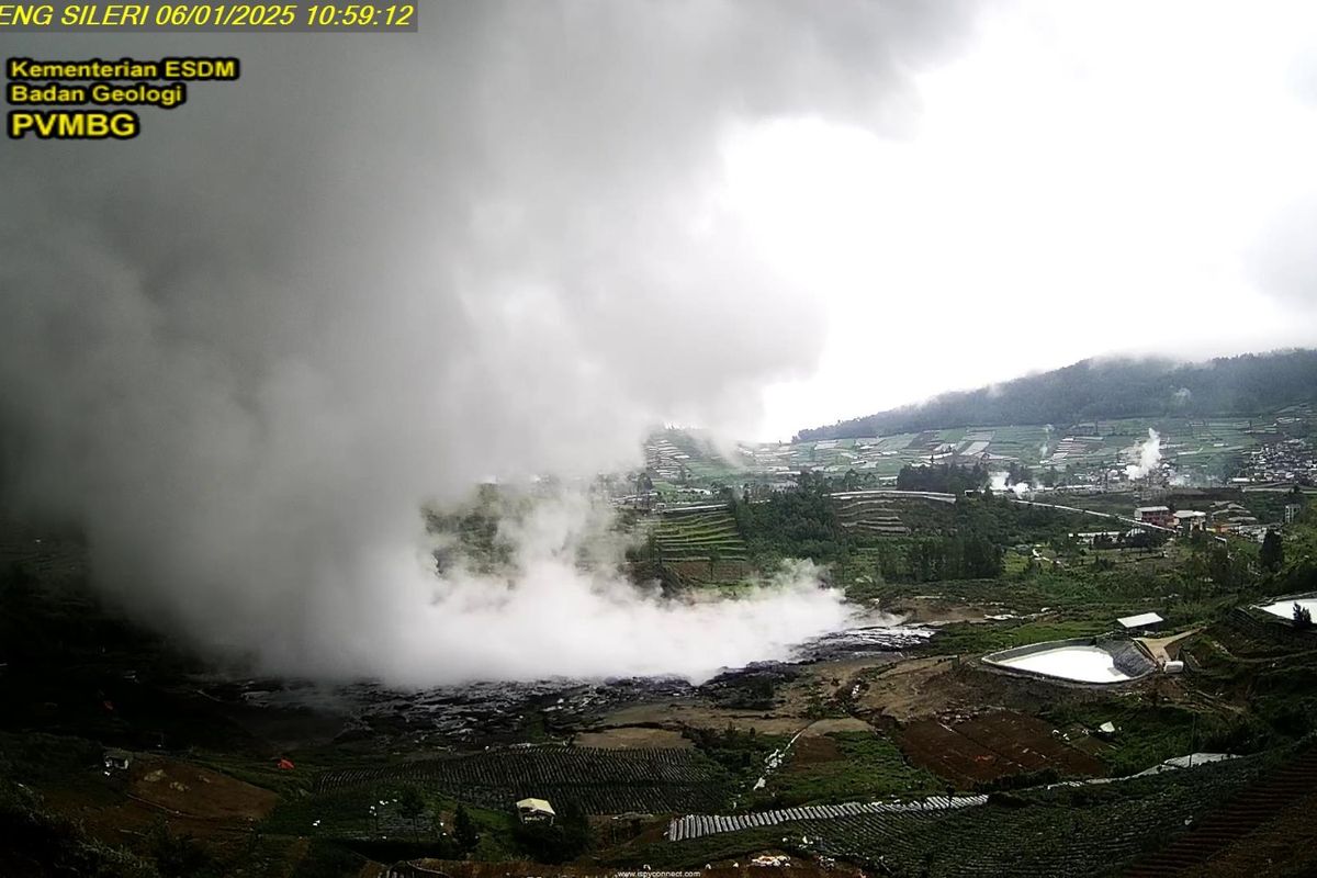 Status Waspada, Kawah Sileri Dieng Semburkan Lumpur 40 Meter