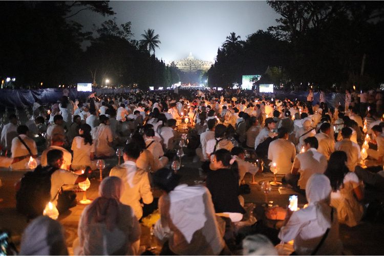 Perayaan Tri Suci Waisak 2568 BE/2024 di Candi Borobudur, Magelang, Jawa Tengah, Kamis (23/5/2024)
