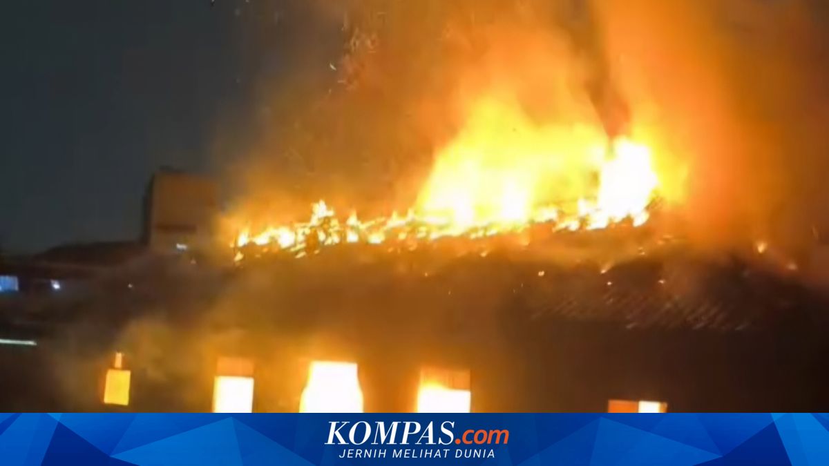 Rumah Kosong di Tegal Alur Terbakar, Diduga akibat Puntung Rokok ~RK

Baca di sini: