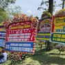 Karangan Bunga Ucapan Selamat Ultah Penuhi Halaman Rumah Prabowo di Hambalang