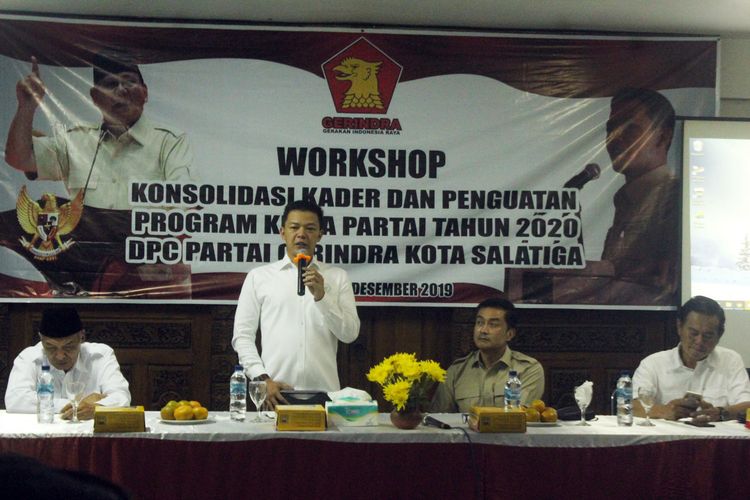 Wakil Ketua DPP Gerindra Sugiono memberi materi penguatan kader di DPC Salatiga