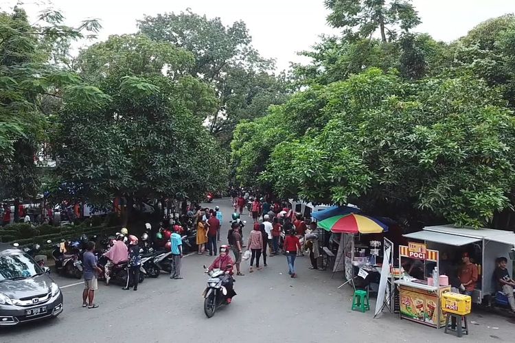 Ngabuburit di Manahan Solo