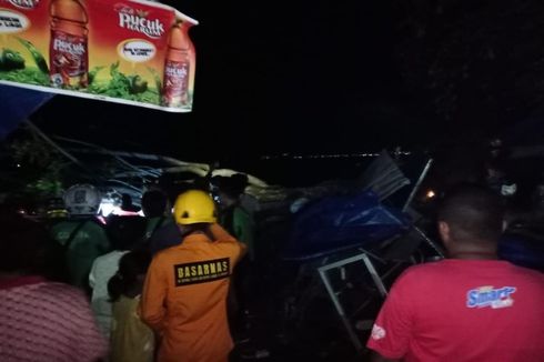 2 Orang Pria Tewas Tertimpa Pohon Tumbang di Area Wisata Pantai Malalayang Manado