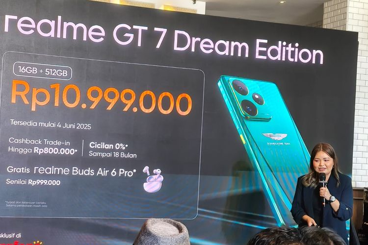 PR Lead Realme Indonesia, Krisva Angnieszca di acara peluncuran Realme GT 7 Dream Edition di Jakarta, Selasa (3/6/2025).