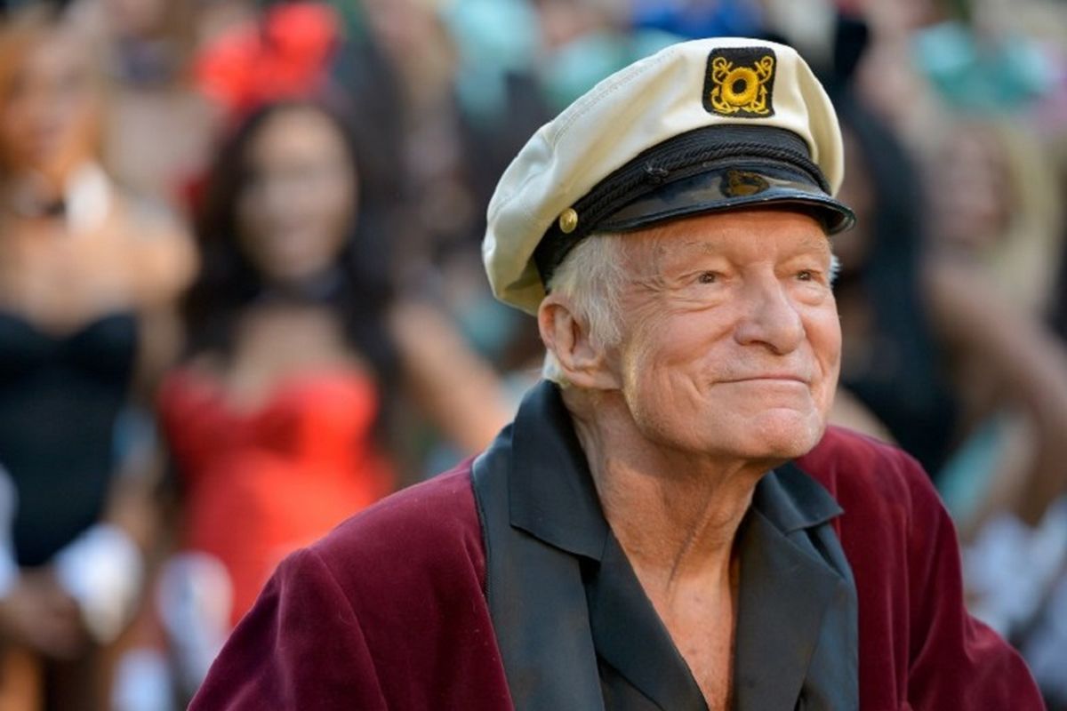 Hugh Hefner berpose dalam sebuah acara khusus untuk acara peringatan 60 tahun majalah Playboy di Los Angeles, California, pada 15 Januari 2014.  Hugh Hefner meninggal di Playboy Mansion, Los Angeles, Rabu (27/9/2017).