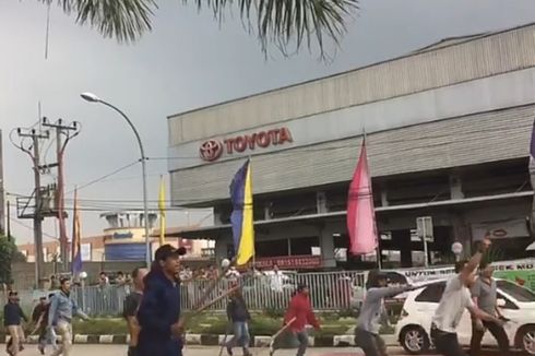 Anggota Dua Ormas Saling Serang di Bogor, Dipicu Perusakan Posko