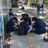 Mahasiswa Universitas Mataram Rela UTS di Pinggir Jalan demi Ikut Demo Tolak Presiden 3 Periode