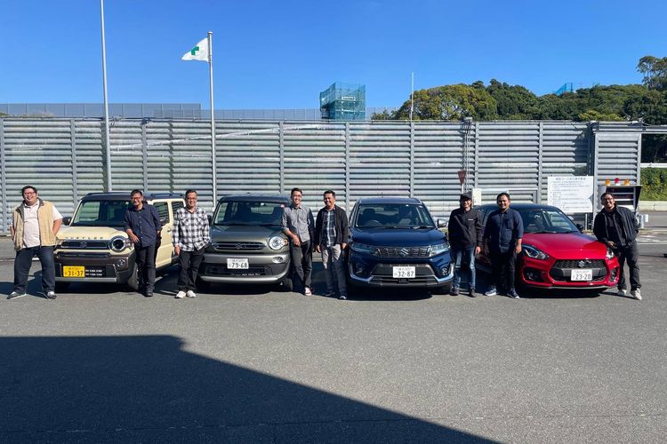 Delapan jurnalis undangan Japan Trip Suzuki diajak ke Test Track Pabrik Sagara, Hamamatsu, Jepang, Kamis (26/10/2023).