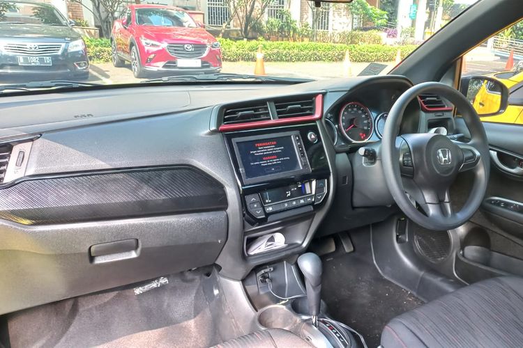 Interior Honda Brio RS facelift