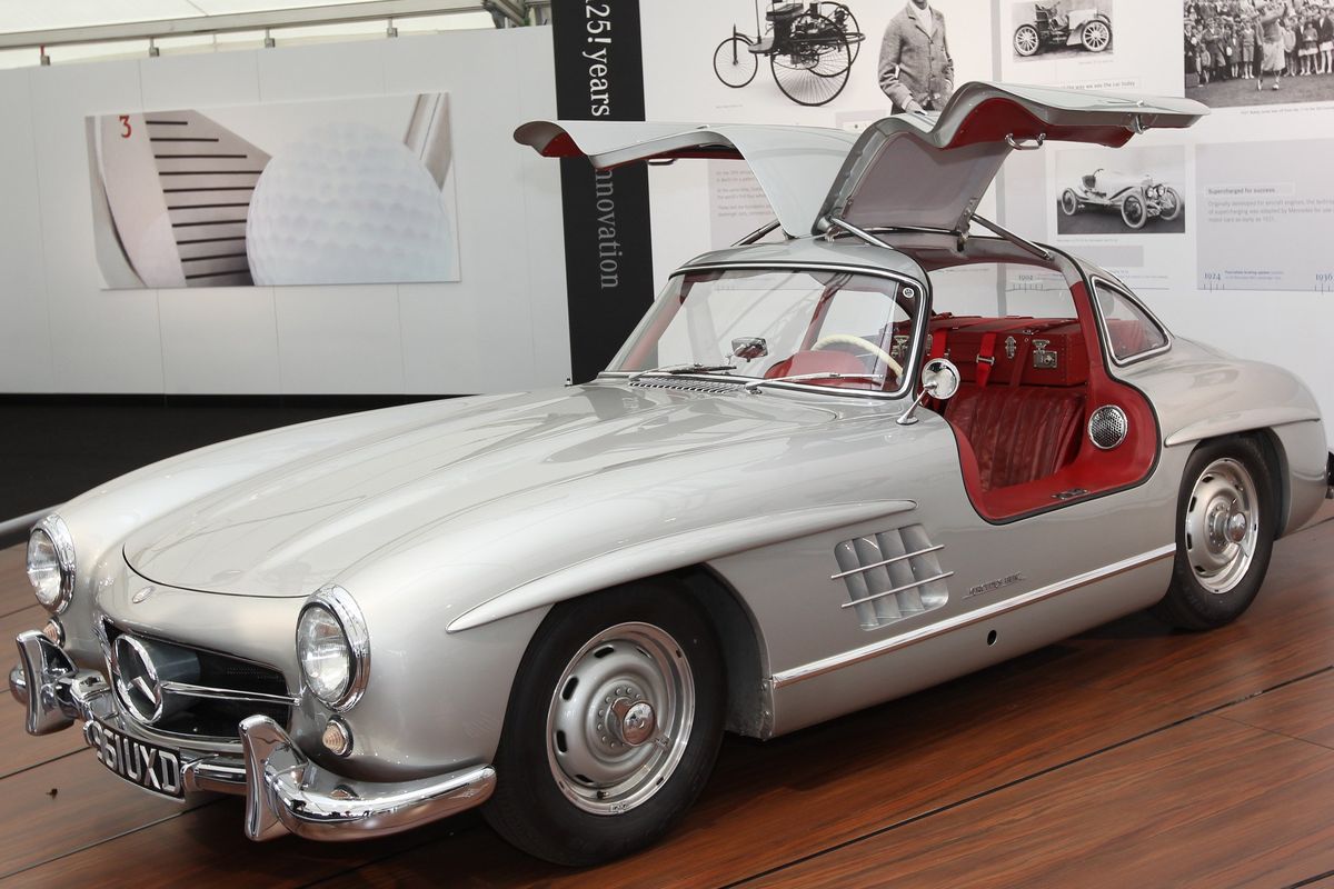 BJ Habibie memiliki Mercedes-Benz 300SL Gullwing