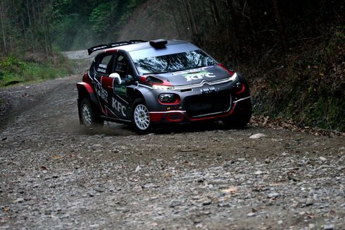 Kiat dan Tantangan yang Dihadapi Sean Gelael di Danau Toba Rally 2021