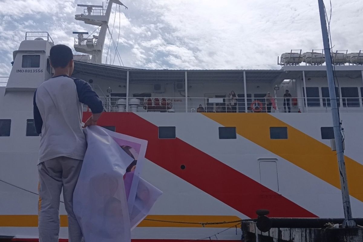 Kapal yang membawa pemudik di Pelabuhan Nusantara Parepare, Sulawesi Selatan, Sabtu (8/4/2023).