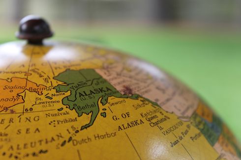 Hari Ini dalam Sejarah: Penjelajah Rusia Tiba di Alaska untuk Eksplorasi Berang-berang