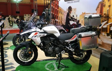 harga benelli trk 502