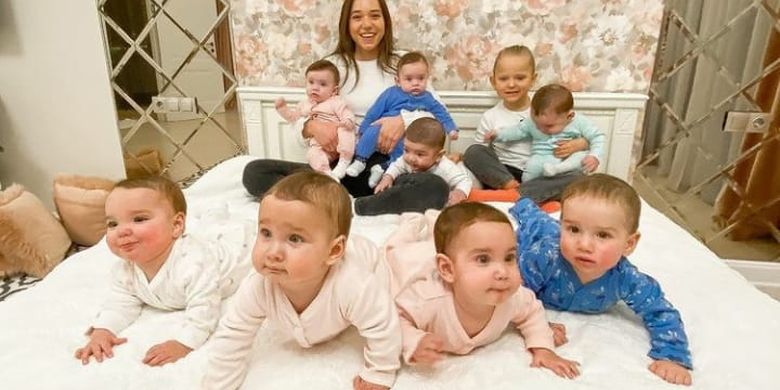 UNIK GLOBAL: Cita-cita Ibu Jutawan Punya 105 Anak | Remaja 14 Tahun Tinggi 2,26 Meter - Vimarsana News