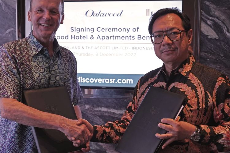 Penandatanganan kesepakatan Hotel Management Agreement antara Ganda Land dan Ascott dilakukan langsung oleh General Manager Ascott untuk Indonesia, Thailand, Malaysia, Filipina Ascott Chuck Abbott bersama Regional dan President Director PT Properti Bali Benoa, Irawan Lau di Ascott Kuningan, Jakarta, pada Kamis, 8 Desember 2022.