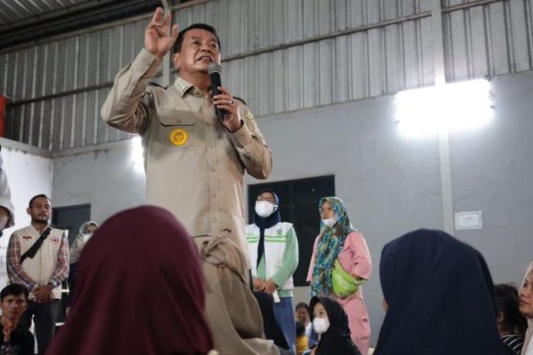 Bupati Tangerang Minta Pengungsi Kebakaran TPA Jatiwaringin Jaga Kesehatan