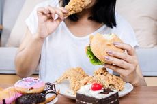 4 Kebiasaan Makan yang Menyebabkan Asam Lambung Naik