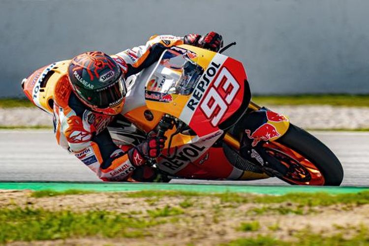 Pada Selasa (16/3/2021), Marc Marquez menjajal Sirkuit Barcelona-Catalunya menaiki motor Honda RC213V-S, motor jalanan yang terinspirasi oleh tunggangannya di dunia MotoGP.